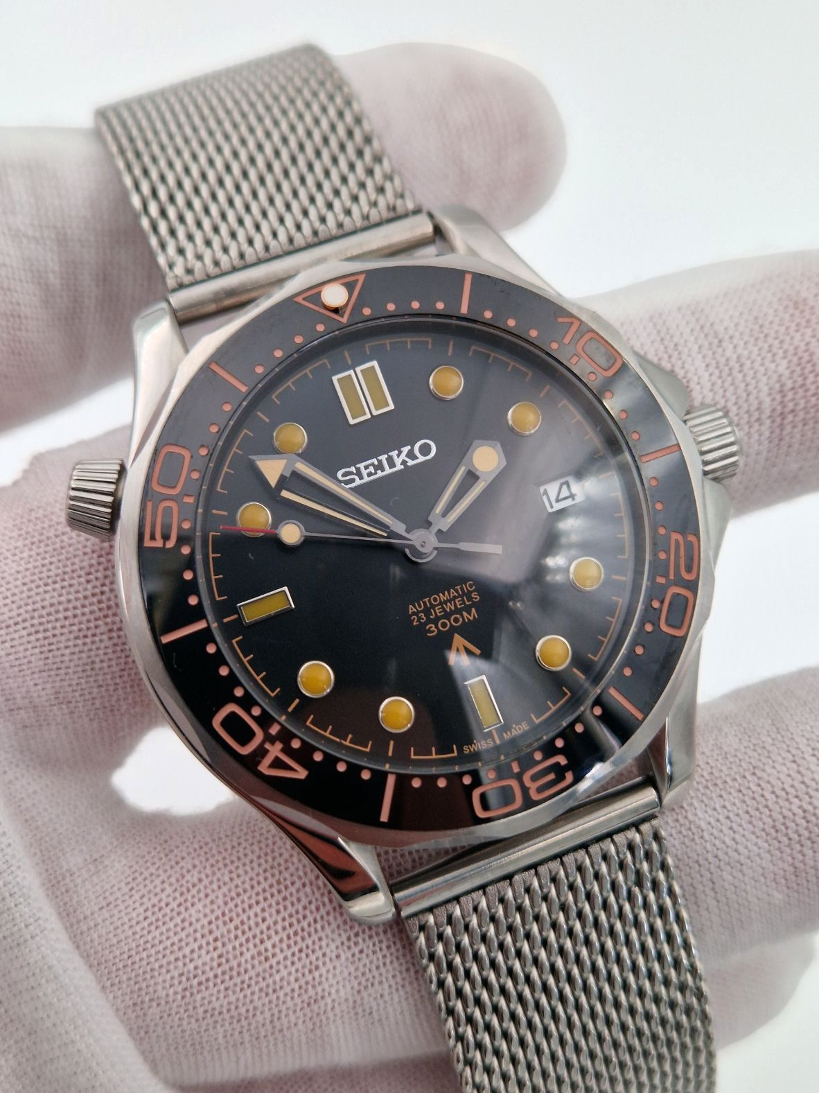 007 James - Seamaster Mod